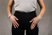 Load image into Gallery viewer, Astrid tight leggings, Coal