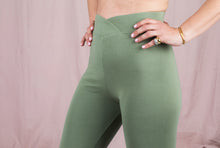 Load image into Gallery viewer, Sample - Julia cropped leggings, Bright Olive

