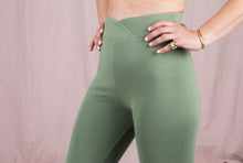 Load image into Gallery viewer, Sample - Julia cropped leggings, Bright Olive
