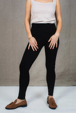 Load image into Gallery viewer, Sample -  Astrid tight leggings, Coal
