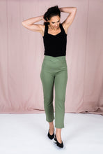 Load image into Gallery viewer, Sample - Julia cropped leggings, Bright Olive
