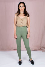 Ladda bilden i Gallery viewer, Provkollektion - Astrid tighta leggings, Bright Olive
